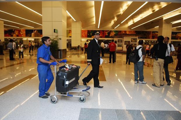 stampingofhandbaggagetagsatsevenairportstocontinue